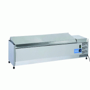 Vitrine réfrigérée en acier inoxydable pour 8 plateaux GN1/3. Dimensions (LxPxH) 180x39,5x28,1 cm. Température +2°C/+8°C. Tête froide VRX 18/38