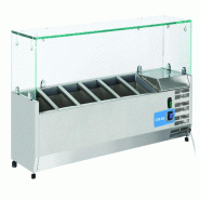 Vitrine réfrigérée pour condiments en acier inoxydable pour 6 plateaux GN1/4. Dimensions cm 140x33,5x44h. Température +2°C/+8°C. Tête froide VR