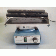 Agitateur de laboratoire IKA Vibrax VXR avec plateau VX8 de 2 barres Agitateur de laboratoire IKA Vibrax VXR avec plateau VX8 de 2 barres