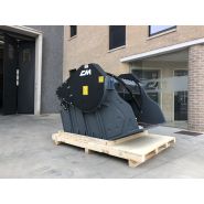 Godet concasseur CM CBF 120 - pour pelles et chargeuses de 30 à 45 tonnes Godet concasseur CM CBF 120 - pour pelles et chargeuses de 30 à 45 tonnes