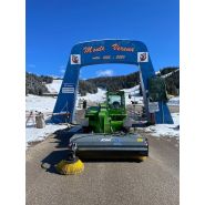 Godet balayeur et balayeuse de voirie