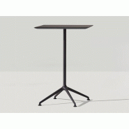 Table haute carrée Lex plan laqué dans un large choix de coloris Table haute carrée Lex plan laqué dans un large choix de coloris