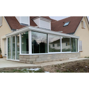 Véranda sur mesure en aluminium Blanc - Vitrage teinté Véranda sur mesure en aluminium Blanc - Vitrage teinté