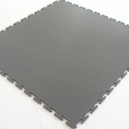 Dalle PVC lisse grainée grise claire pour industrie - 7mm d'épaisseur Dalle PVC lisse grainée grise claire pour industrie - 7mm d'épaisseur