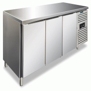 KLIMAITALIA table réfrigérée inox 3 portes. Tropicalisé de classe B. Dégivrage auto. Temp. -2°C/+8°C. Dim. LxSx H 179,5x70x86 cm. CXF3100TN - 4548