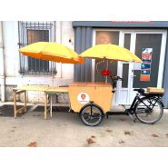 La Guitoune "L'originelle" standard. Triporteur éléctrique aménagé pour "aller-vers". Formation d'équipe.