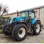 Tracteur agricole avec 4 roues motrices, puissance 220ch - t7 new holland