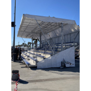 Tribune mobile couverte ou non couverte 124 places idéale pour accueillir du public