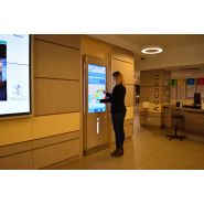 Borne interactive indoor - ViaDirect Lémurien - écran haute luminosité, options NFC et QR code_1