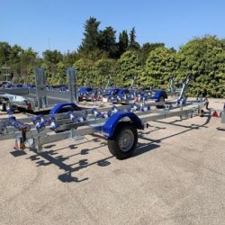 Remorque porte bateau GALAXY TBS18 - 1800 kg PTAC - CU 1380 kg - 1 essieu - multi-rouleaux - feux LED étanches fixes