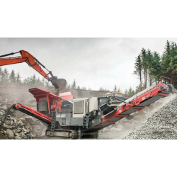 Concasseur à mâchoire sur chenille - Sandvik QJ341+ avec pré-crible à deux étages