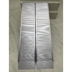 Rampe d'accès en aluminium 400 kg - 1800 x 760 mm - largeur utile 730 mm - Pliante MW Tools ARP20180