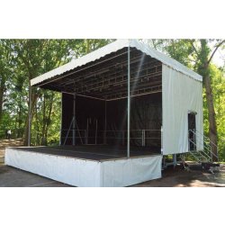 Scène PRO 35 - Surface de 35 m² - Hauteur de 3,70 m - Résistance des planchers à 600 kg/m² - Scène mobile prête à être tractée