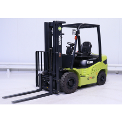 Chariot élévateur diesel Clark GTS25D - 2500 kg - Mât 3F - Hauteur de levée 480 cm - Fabrication 2022
