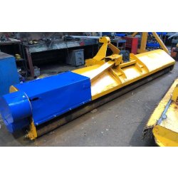 Broyeur à axe horizontal Bomford 4.50m - Occasion - Couteaux cuillères avec châssis fixe et rouleau de jauge