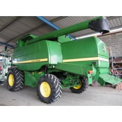 Moissonneuse batteuse John Deere T560 - occasion 2009 - largeur de coupe 6,7m - 330 heures - très bon état