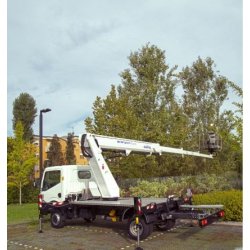 Scorpion 2313 sur nissan camion nacell - oil & steel france - 22.6 m