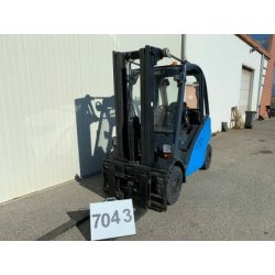 Chariot élévateur frontal diesel d'occasion Fenwick H25D - triplex - hauteur de levage 5500 mm - capacité 2500 kg - année 2011
