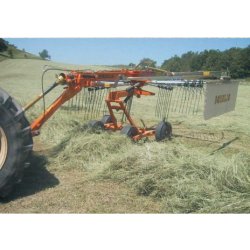 Borello 4.4T - Andaineur rotatif Abimac - 4,20 m de largeur de travail, boîte en bain d'huile, 13 bras