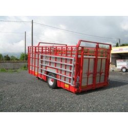 Bétaillère agricole hydraulique - Remorques DMS - 8 bêtes avec séparation intérieure et système de châssis pose à terre
