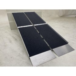 Rampe d'accès en aluminium 350 kg - 2100 x 760 mm - largeur utile 730 mm - Pliable en 4 sections MW Tools ARP20210