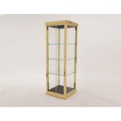 Prague - Vitrine d'exposition haute en laiton doré avec 3 étagères réglables et porte coulissante