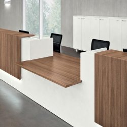 Banque d'accueil Quadrifoglio Z2 - section PMR normée - hauteur normalisée