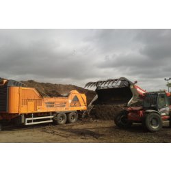 Godet à grappin environnement CBG 2450/1600 - grande capacité et protection renforcée - Manitou