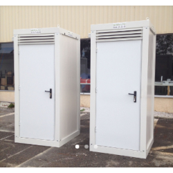 Bungalows de chantier monobloc - sanitaire aménagé 1.13 x 1.13 m avec WC, lavabo, luminaire et prise
