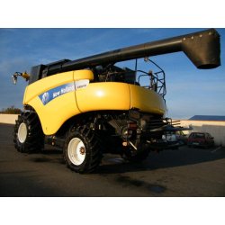 Moissonneuse batteuse New Holland CR9070 Elev - 2008 - Très bon état - Largeur de coupe 7,32m - 1100 heures