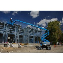 Nacelle élévatrice Genie Z60 DC et Z60 FE - tout électrique avec système quatre roues motrices