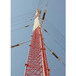 Tour haubanée - mât en acier tubulaire ou triangulaire - résistant et économique pour vastes zones géographiques