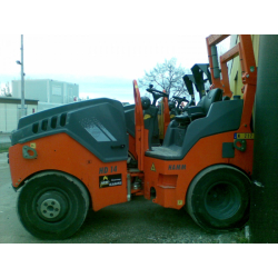 Rouleau compacteur cylindre tandem 140 - tout pneu - visibilité optimale et ergonomie