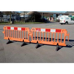 Barrière plastique - système de verrouillage innovant - pieds lestés anti trébuchements - polyéthylène haute densité inoxydable (HDPE) - bande rétro-réfléchissante rouge/blanche