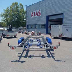 Remorque porte-bateau 3200 kg PTAC - CU 2560 kg - 2 essieux Galaxy 2.0 - patins - feux étanches LED fixes
