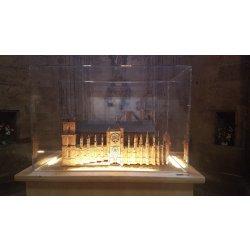 Vitrine en plexiglas pour maquette