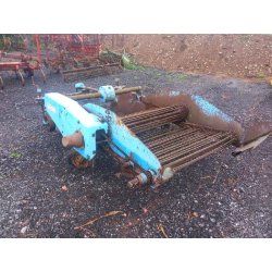 Arracheuse de pommes de terre Ransomes aligneuse 2 rangs 1m35 - Occasion - portée avec 2 tapis