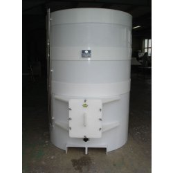 Cuve à vin rouge - 28,50 HL au débordement - Fond en pente inclinée avec grille de filtration inox