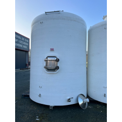 Cuve composite 200 HL d'occasion - fond plat - DN 2700 - hauteur 4125 - porte 420x530 - 2 vannes DN 40 - trappe DN 500