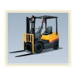 Chariots élévateurs - essence et diesel - capacité de 1.5 à 3.5 tonnes