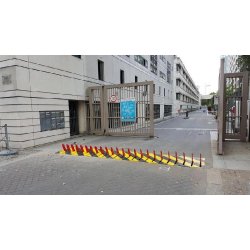 Herse levante anti-intrusion hydraulique - idéale pour sécuriser et défendre vos chemins d'accès - Survelec