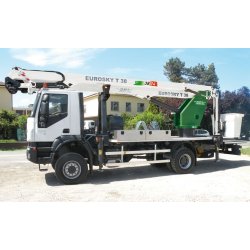 Camion nacelle - Comet - 38 m de hauteur de travail - Déport latéral 14 m - Capacité 250 kg - PTAC min 16 t