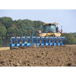 VariTitan - charrue agricole Lemken - largeur de travail jusqu'à 660 cm - espacement des corps 100 cm