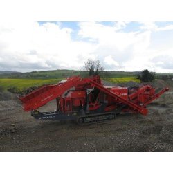 Concasseur giratoire Finlay C-1540 RS - concassage et criblage intégré avec crible embarqué 3.66m x 1.52m