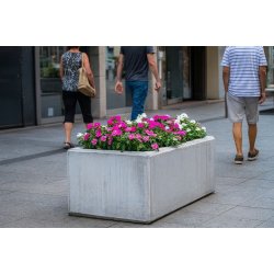 Jardinière pour collectivités carrées ou rectangulaires en béton - article 209 - fibres projetées pour humidité et résistance