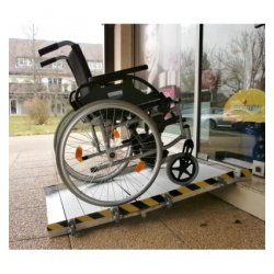 Rampe pliante en aluminium - largeur 82 cm - poignée, roulettes et grande capacité de charge jusqu'à 650 kg
