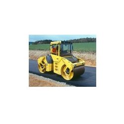 Rouleau compresseur 10t - largeur de compactage 1m68 - dimensions 3000x4610x1840 mm