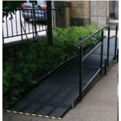 Rampe et passerelle pmr acier sur mesure