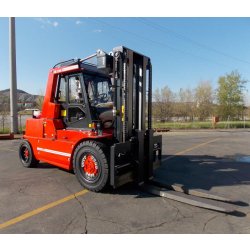 Chariot élévateur électrique compact Mora - 15 à 16 tonnes - Batterie 80V/96V - Mât grande visibilité