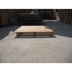 Palette en bois sur mesure - adaptée à vos besoins